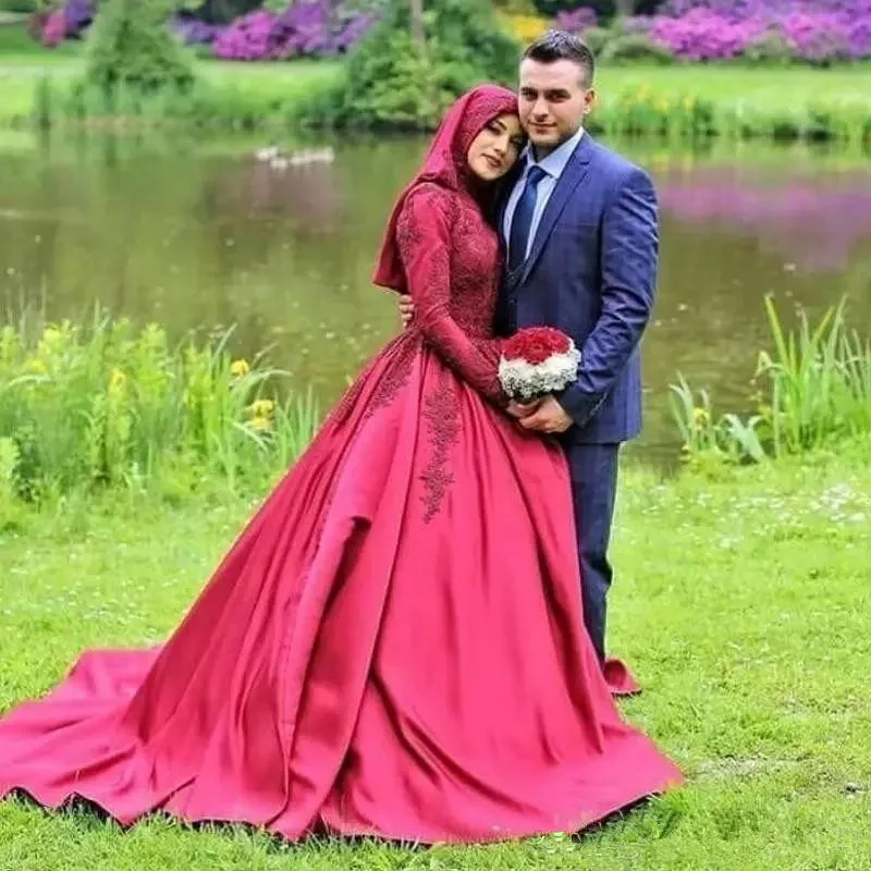 dark-red-muslim-wedding-dresses-with-lace-appliqued-long-sleeves-a-line-wedding-dresses-floor-length-vestido_副本