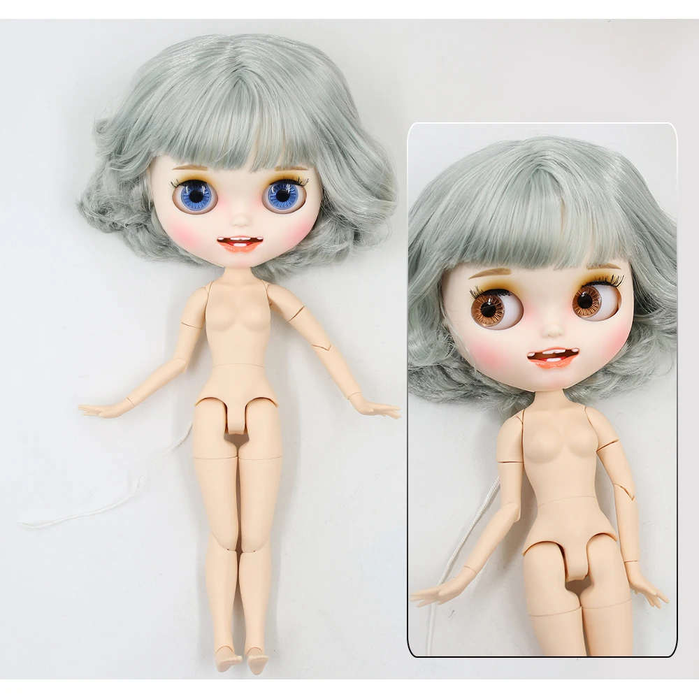 Neo Blythe Doll with Silver Hair, White Skin, Matte Smiling Face & Custom Jointed Body 1