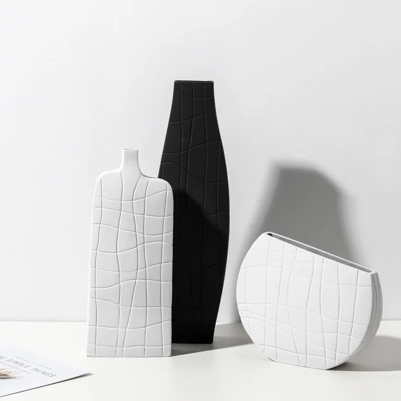 

Northern Europe Art Black White Ceramic Vase Creative Geometric Shape Stripe Murals Vases Model Table Home Decoration Ornaments