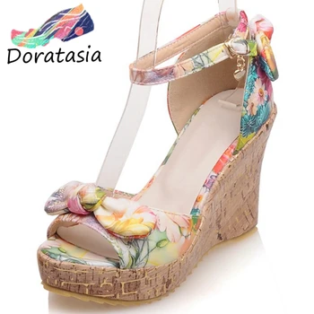 

DORATASIA Women Sweet Flower Print Shoes Summer Date Platform Sandals Women Fashion Super High Wedges Sandals