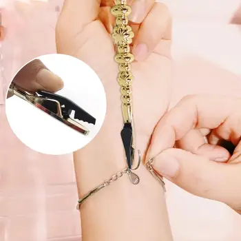 

2019 New Professional Bracelet Tool Buddy Jewelry Helper Fastening Aid For Necklaces Jewelry Dressing Wearing Auxiliary Tools