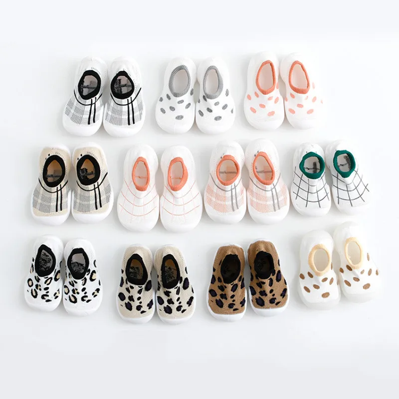 Zapatillas de caminar para bebés para bebé Niño Zapatos Unisex niños niñas leopardo zapatos de interior Fondo suave no-bebé en primer lugar los caminantes zapatos