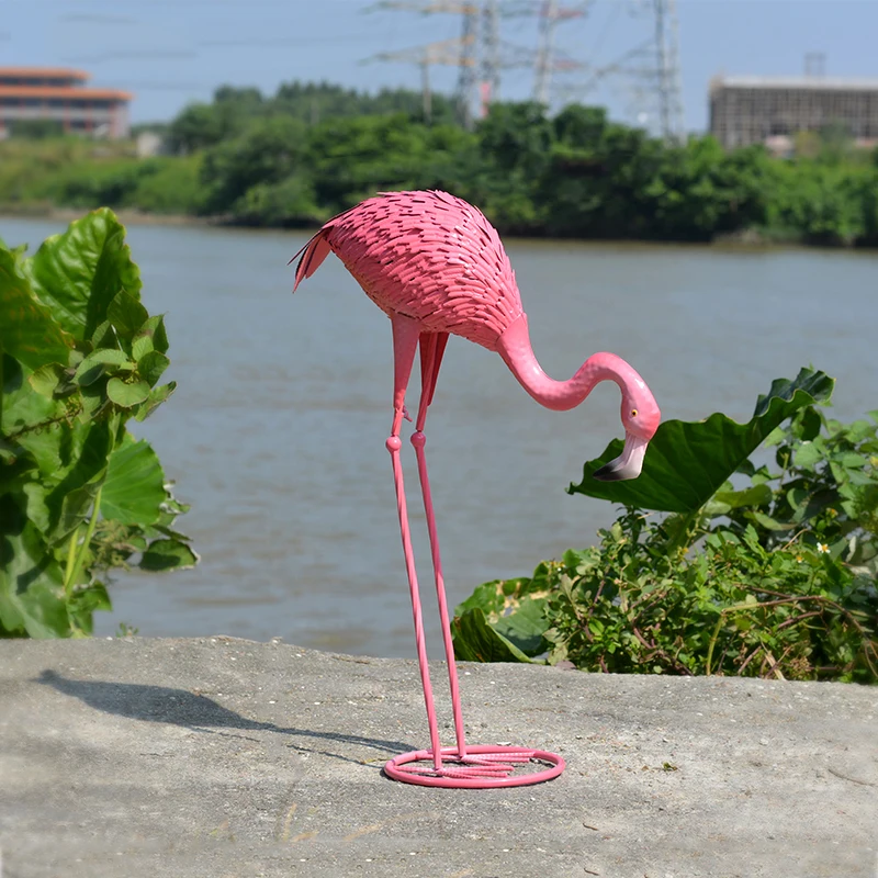 HONGLAND Metal Flamingo Wall Decor Outdoor Art Sculpture Hanging Pink Glass Decorations for Home Living Room Bedroom,21 Inches 