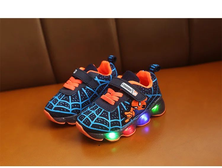New Autumn Spring Children Shoes Spiderman Night Flash Sports Sneakers Light Shoes for Kids Children's Sneaker Boys boots Girls