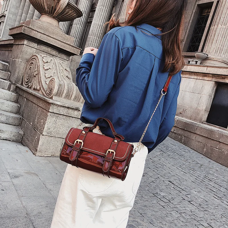 

2019 Korean version of three-dimensional shape small square bag English wind belt decoration shoulder diagonal women's bag