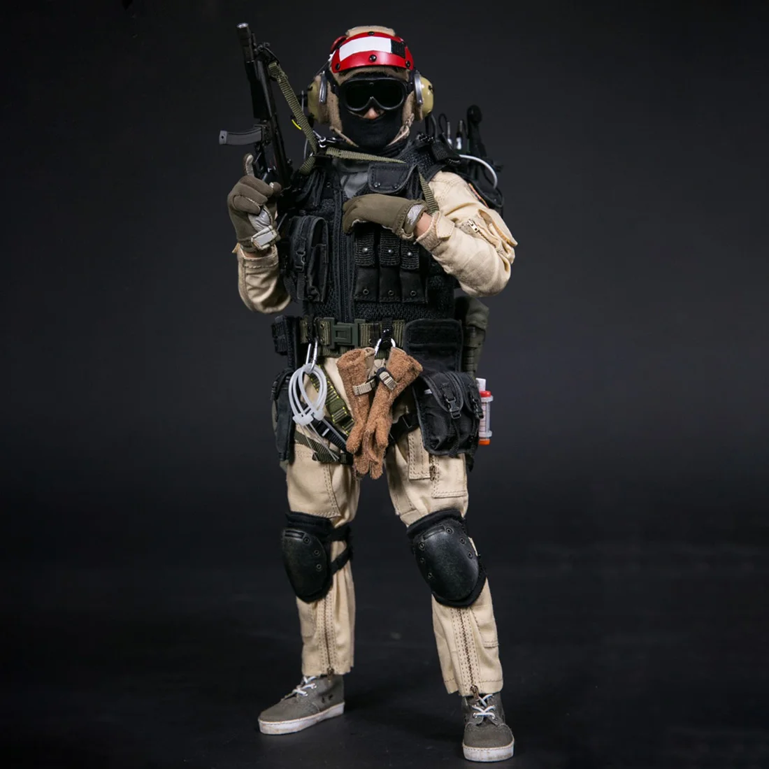 

1/6 30cm Soldier Model Suit Realistic Headsculpt DIY Handmade DAMTOYS DAM 78046 Navy Seals VBSS Captain - Red Helmet