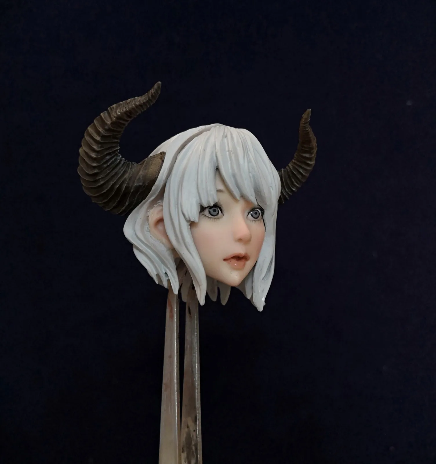 Details about   1/6 Scale Female Planted Wolf Girl Angry Face Head Sculpt Carving Fit 12'' Body 