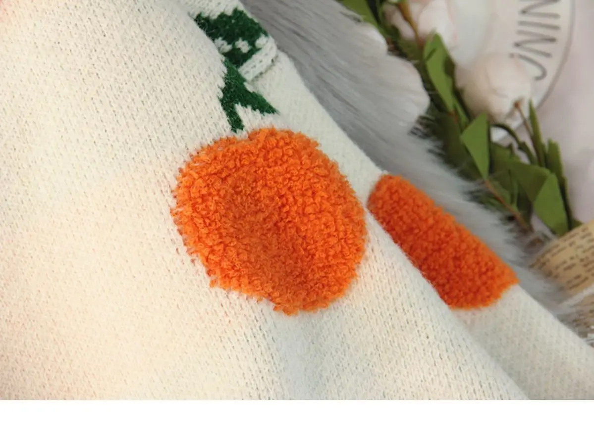 Women's Round Neck Sweater Image 9