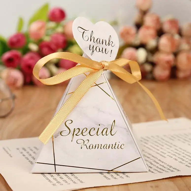

10PCS Treat Boxes Candy Favor Boxes For Wedding Party With Card And Ribbon