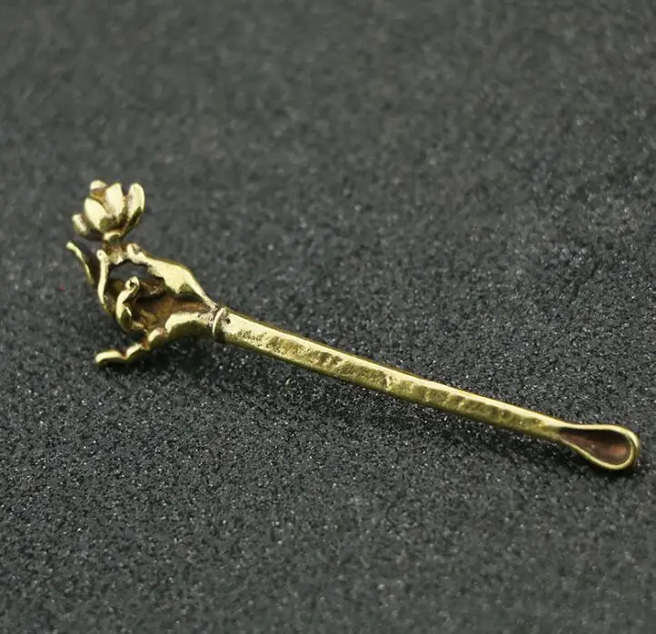 

Collection Chinese Pure Brass Carved Guan Yin Kwan-yin Bodhisattva Handing Lotus Flower earpick Exquisite Small Statue