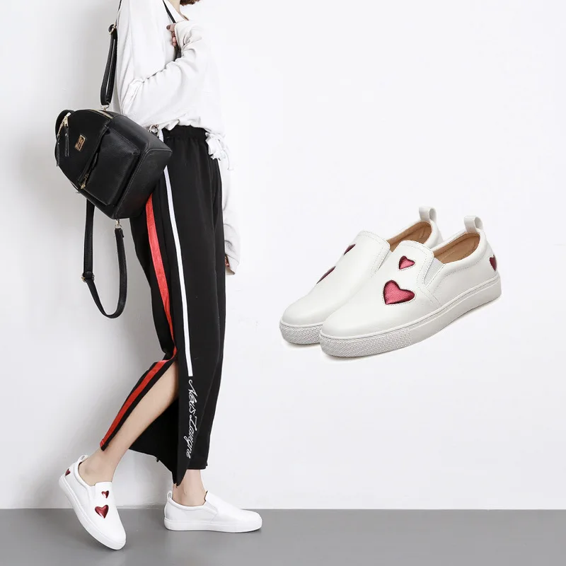 

2018 Europe And America New Style round-Toe Fashion Casual Loafers Heart White Shoes Thick Bottomed Flat Heel WOMEN'S Shoes