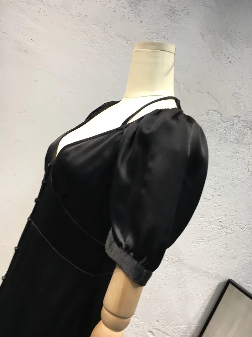 BacklakeGirls Abend Kleid темно-черный Холтер V шеи короткий рукав сексуальное открытое назад шелковое атласное длинное вечернее платье Dluga Sukienka