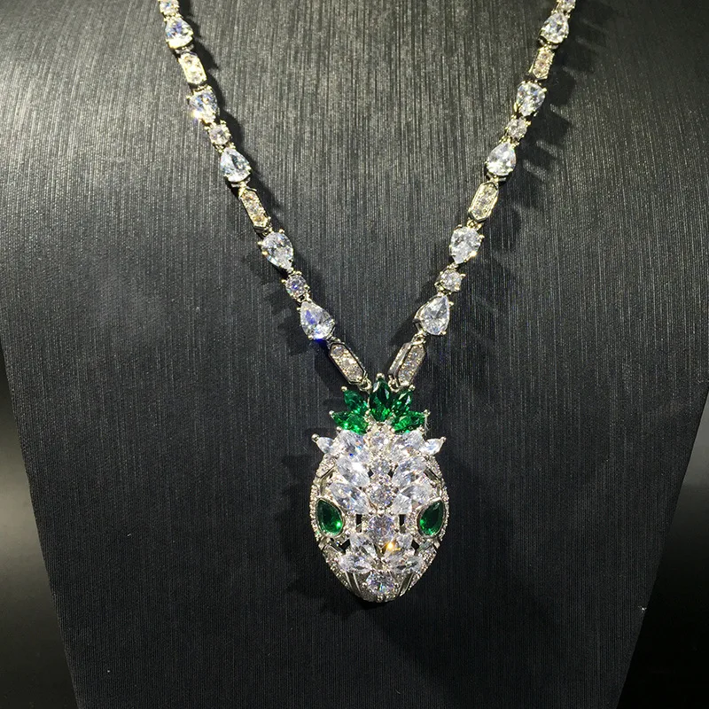 

Brand Fashion Copper Jewelry For Women Long Snake Pendant choker Green Gem Stone Snake Necklace Party Jewelry Snake Pendan