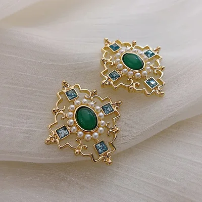 AOMU Korean Vintage Green Crystal Zircon Leaf Pearl Round Charm Hollow Metal Lace Flower Square Stud Earrings For Women Party - Окраска металла: K
