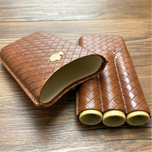 Leather cigar case for 3 cigars