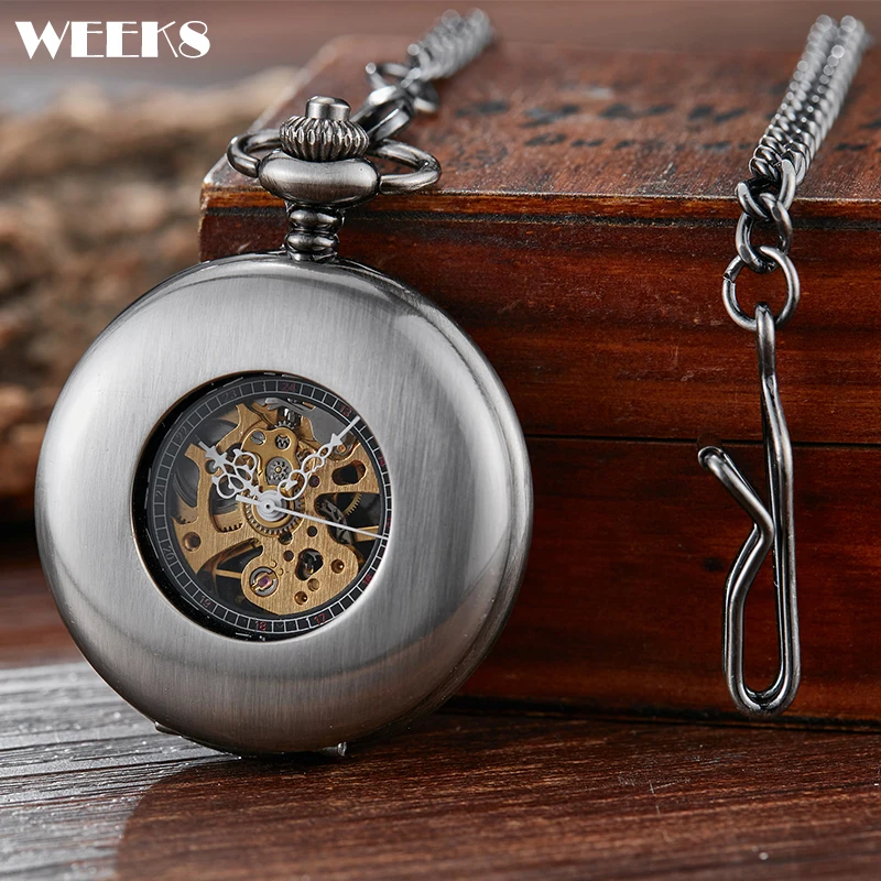 

Roman Numeral Mechanical Pocket Watch Smooth Sliver Vintage Engraved Steampunk Skeleton Fob Chain Clock for Men Women Collection