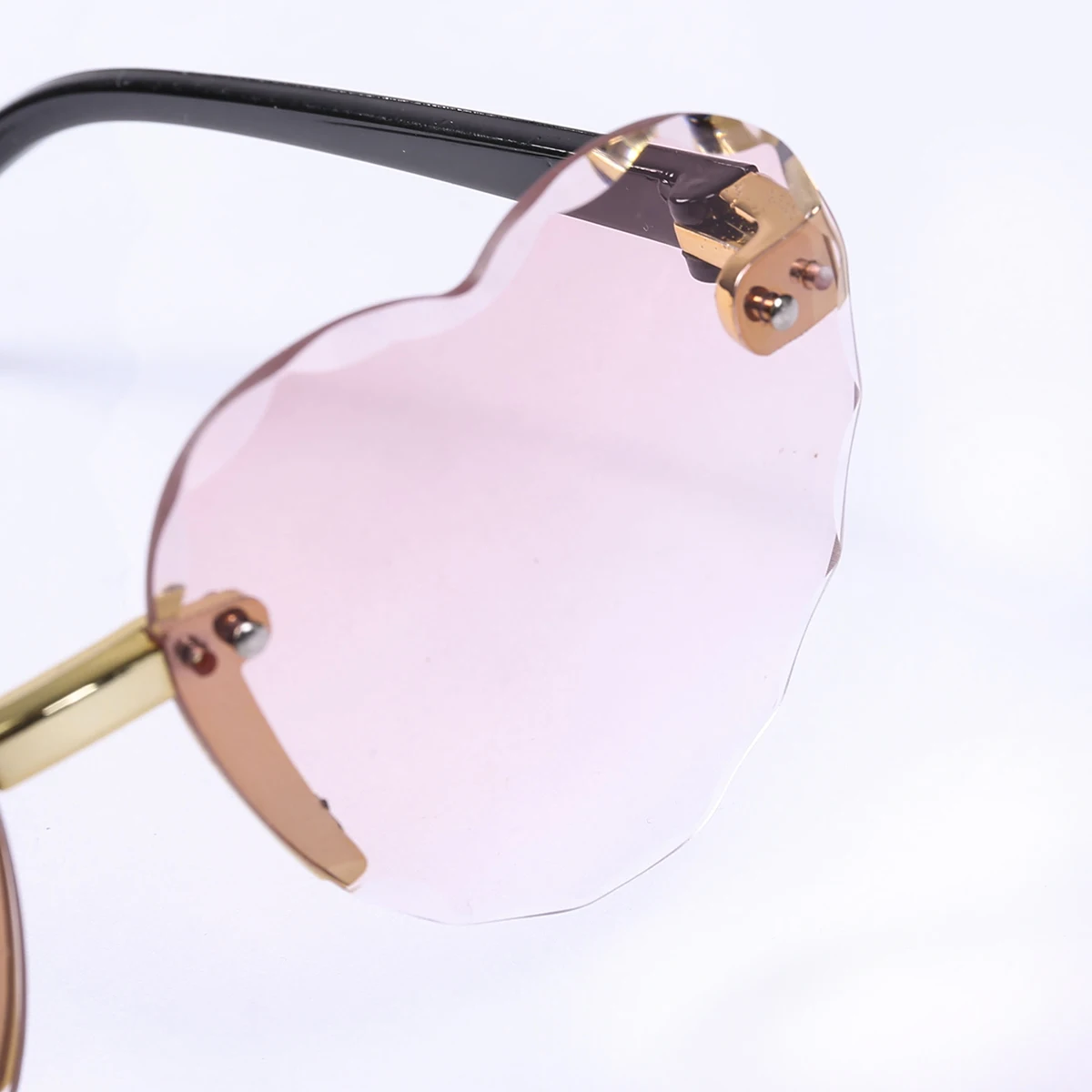 //ae01.alicdn.com/kf/H62b1b05de71b4d19b54f41ffe7ca4cbdE.jpg?smt_ispass_6032689