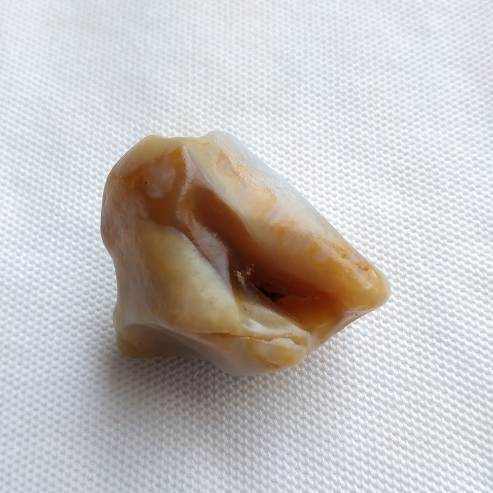 Natural beautiful stone Ornamental raw stone raw agate Silk Road Collectibles unique collection Natural beautiful stone Ornamental raw stone raw agate Silk Road Collectibles unique collection