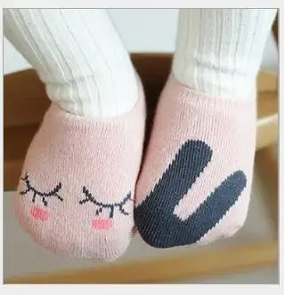 Pink boat socks Хлопковые нескользящие носки для новорожденных носки-тапочки для малышей Короткие Носки с рисунком Больших Глаз для маленьких мальчиков и девочек - Цвет: Pink boat socks