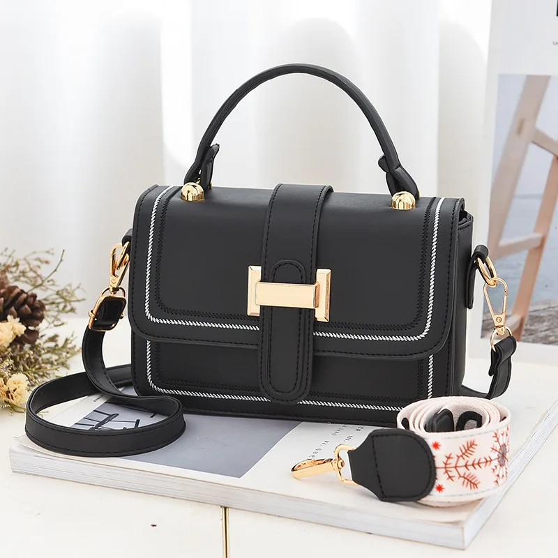 Small bag female 2021 new trendy female bag Korean version of fresh and small fragrance fashion one-shoulder messenger