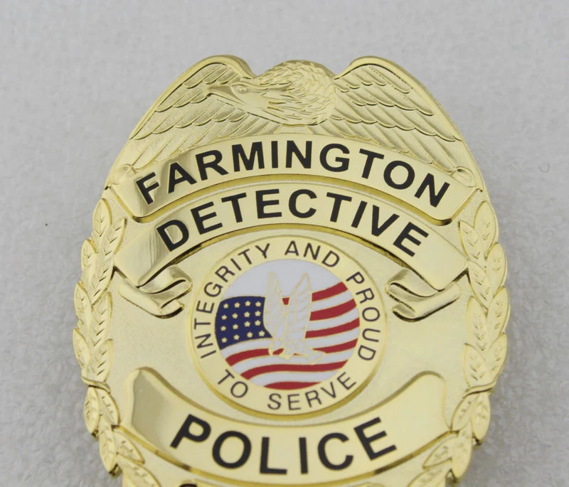 Классический, чтобы служить честности и PROUD-FARMINGTON детектива полиции 4152, Реплика Фильма Prop Pin значок