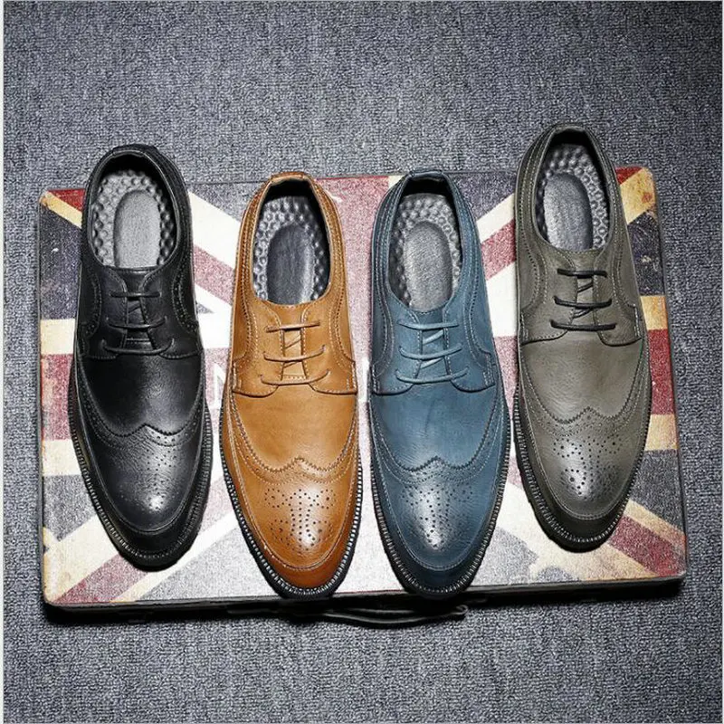 New Fashion Casual Italian Stylist Men Flat Formal Oxfords Wedding shoe Mens Dress Shoes Leather Brogue Shoes big size R3-59