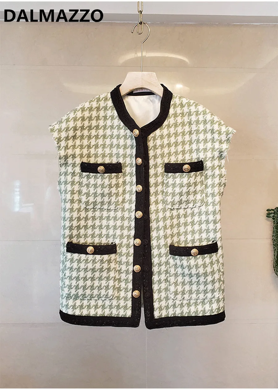 sleeveless short jacket