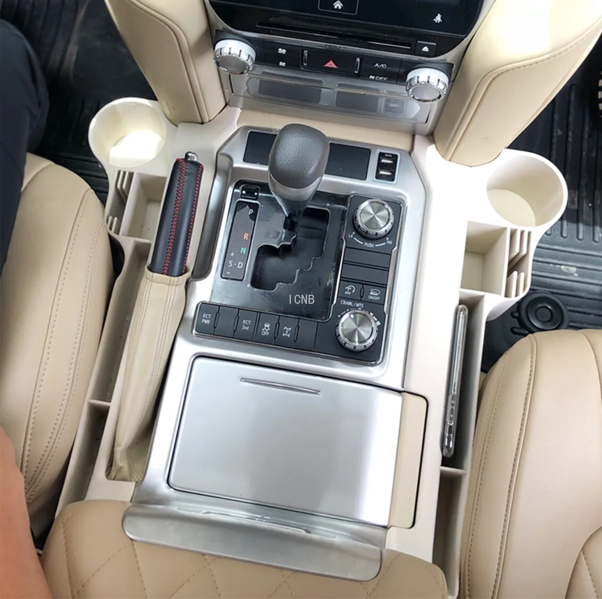 ランドクルーザー200後期ZX ドリンクホルダー