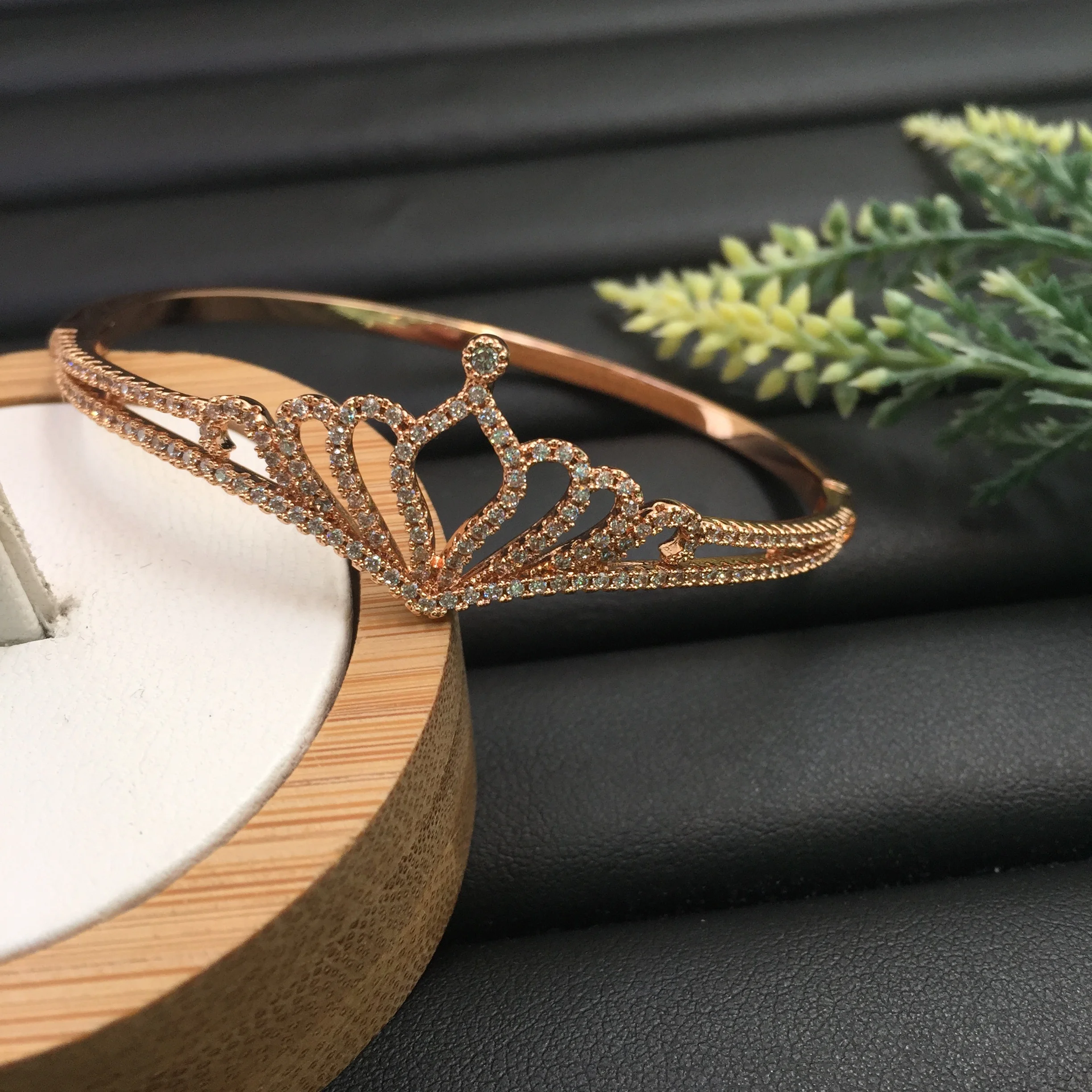 Lanyika Модные Ювелирные Изделия Полый надежная элегантная романтическая покрытая