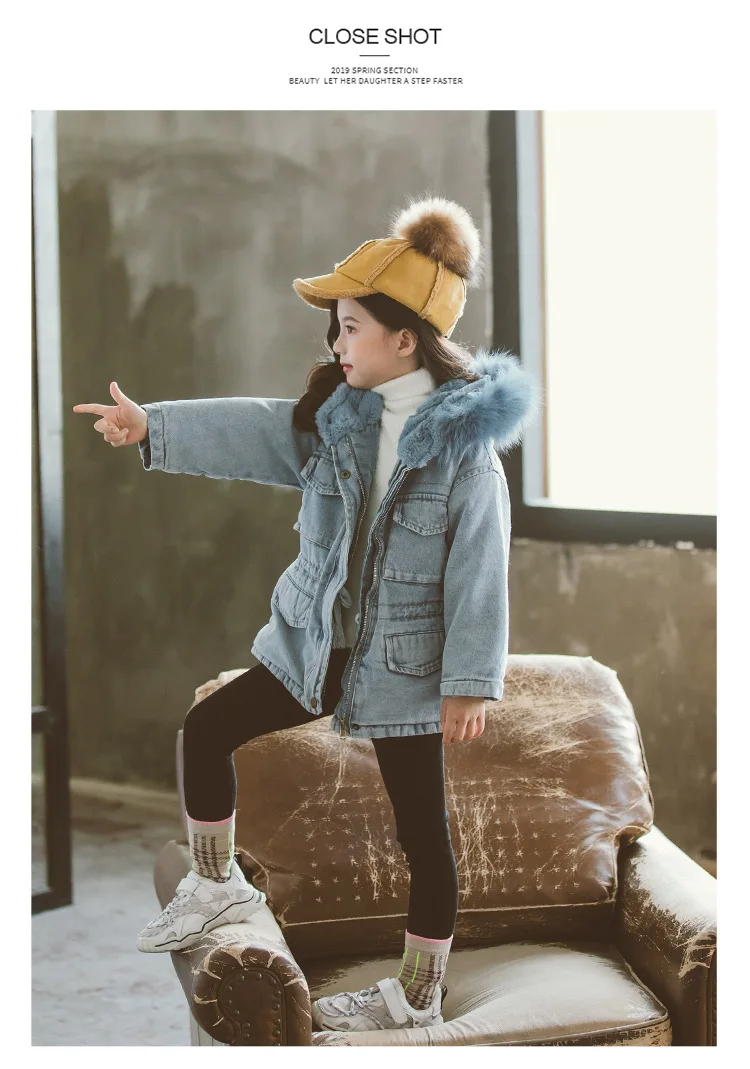 12147536418_86437334