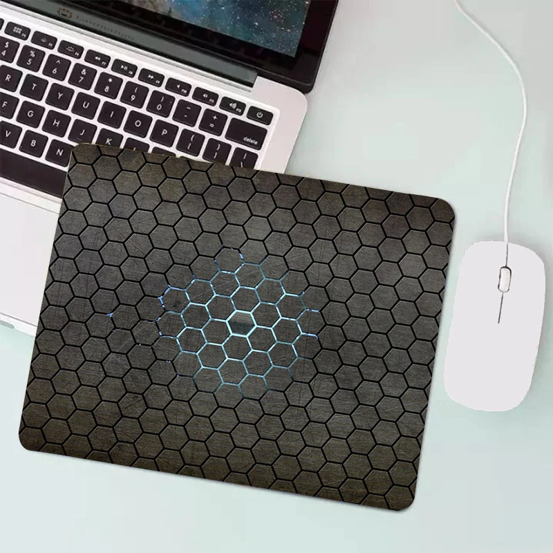 thumbnail image 1 of Alfombrilla de ratón con diseño de panal hexagonal de Anime, accesorios para juegos, mueble para PC, teclado de ordenador, alfombrilla de escritorio, alfombrilla de goma para portátil pequeña, 1 of 5