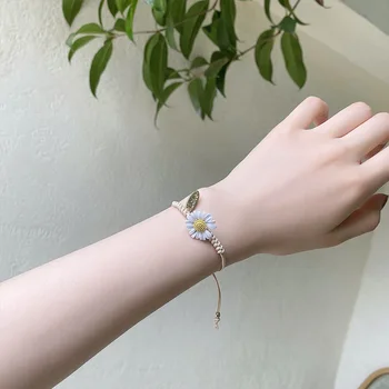 

Hand-woven Little Daisy Bracelets Women's INS Students Hand Jewelry Simple Ornament