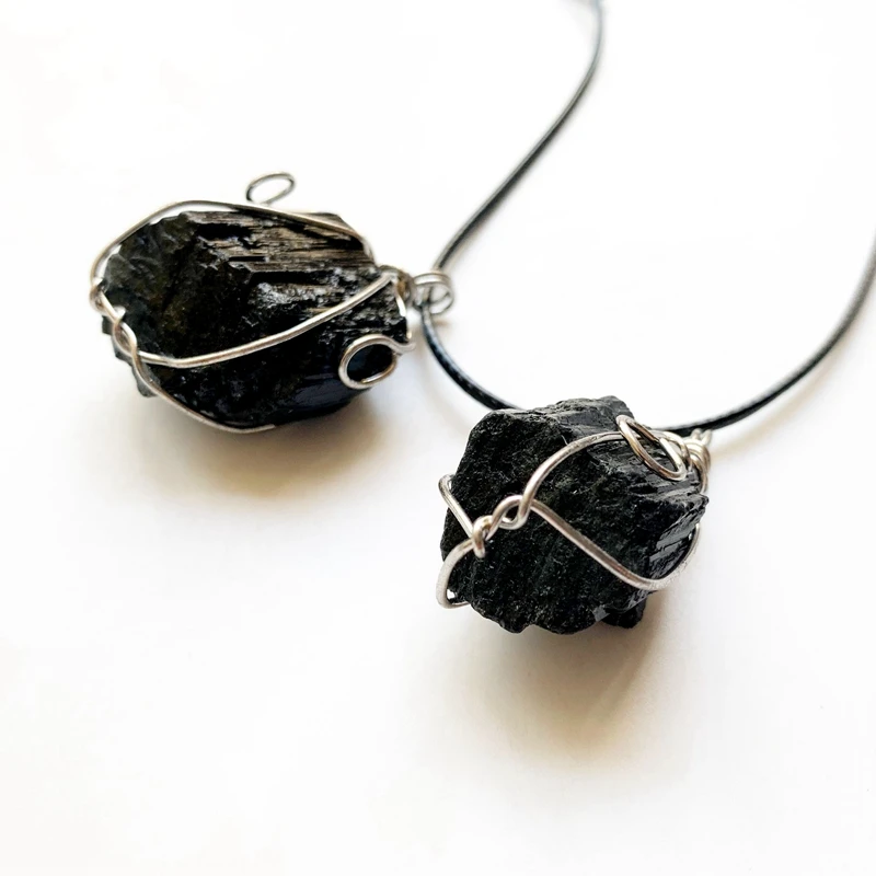 Черный Камень Турмалин кулон ожерелье черный шнур Регулируемая радиационная защита камень Грубые Кристалл сырье ювелирные изделия