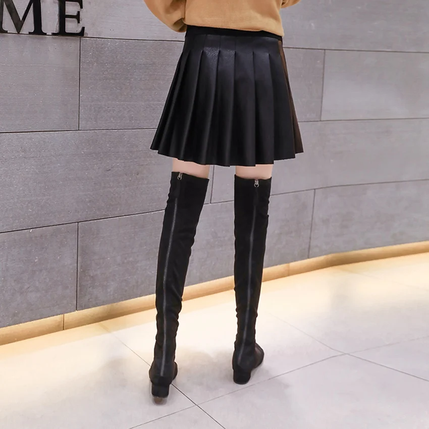 Pregnant women Half body skirt new autumn and winter tide mother wearing a loose stomach lift skirt pleated short