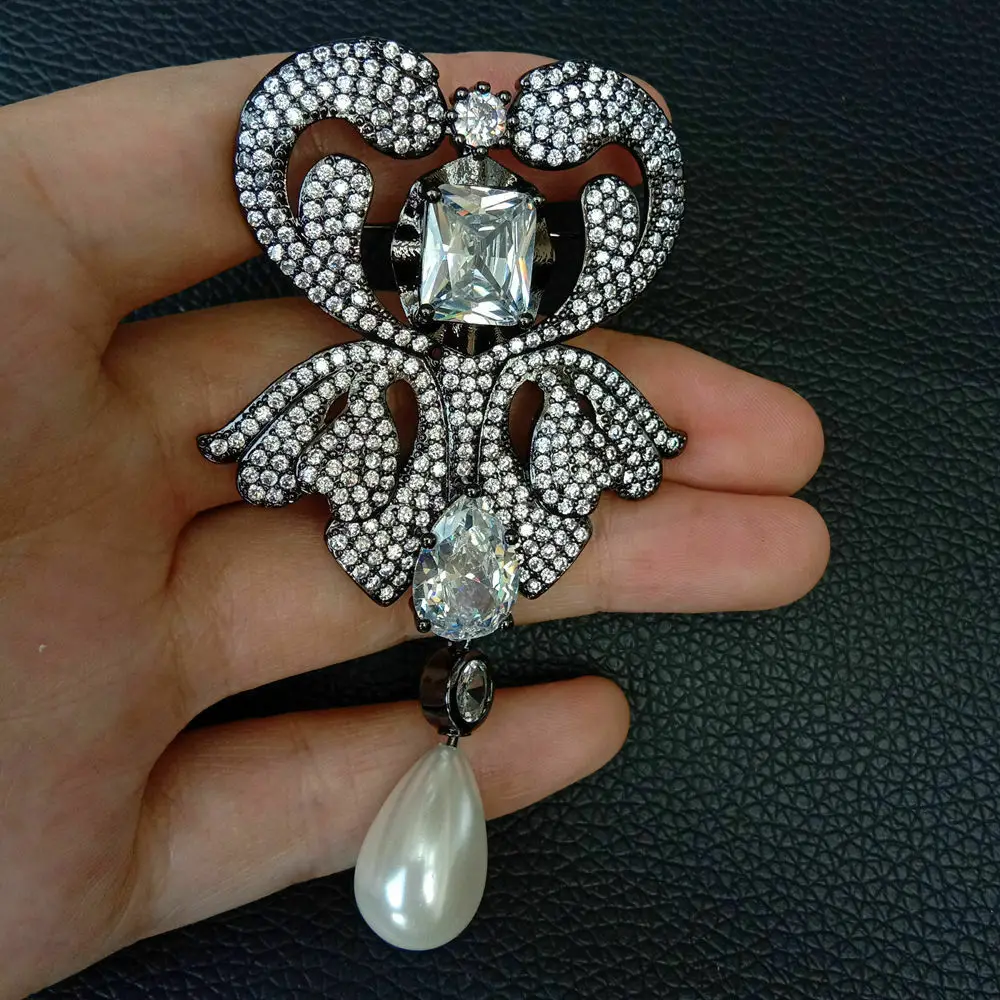 White sea shell pearl gold plated Cubic Zirconia micro pave flower brooch