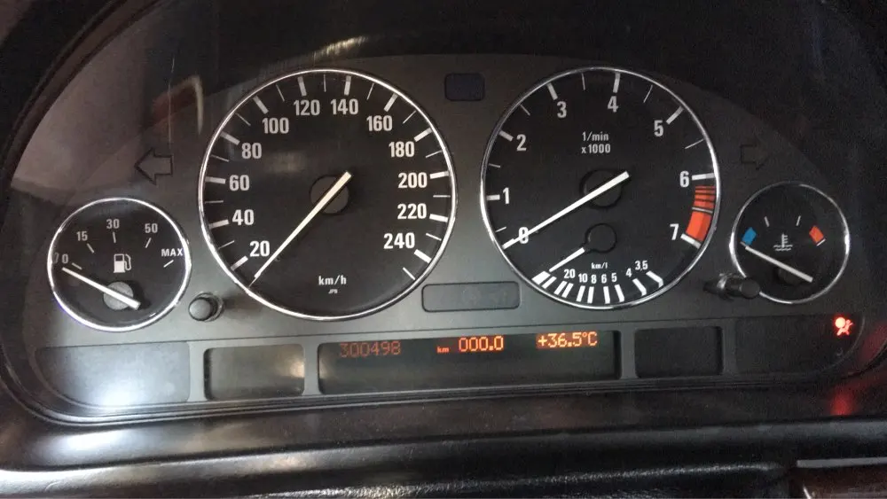 Cena Chromowany prędkościomierz pierścień tarczy pierścień tablicy rozdzielczej pasuje do BMW E39 M5 M 5 seria E38 E53 X 5