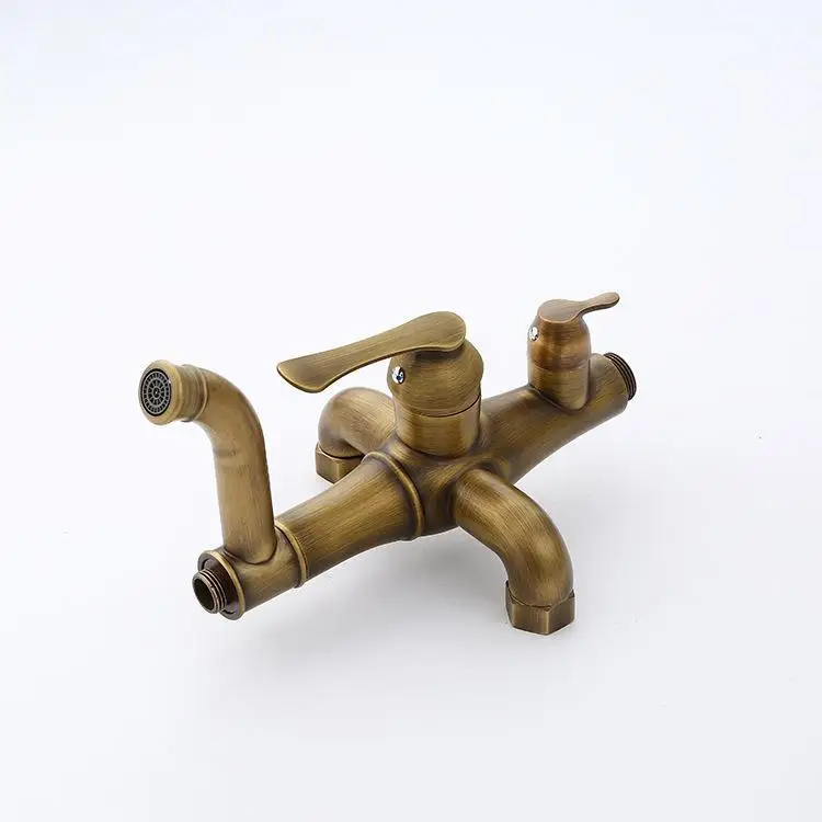 4563972263_350913700