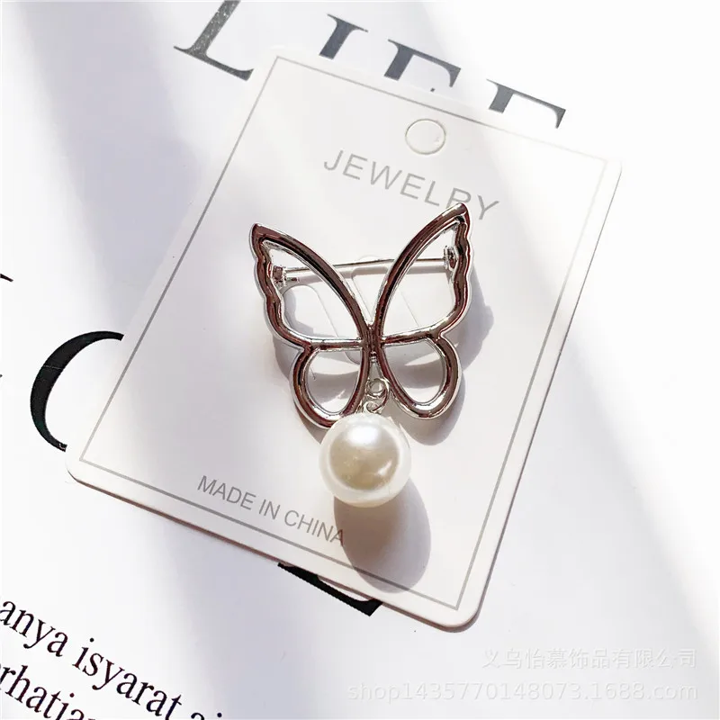 Imitation pearl brooch Pearl brooches Pin brooches Clothing brooch Metal brooches Simple Glossy Alloy Brooch For Women Suit Accessories Leaf Limited Pearl Beads Pendant Elegant Party Brooch Gift 1PC