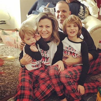 

Quality Christmas Clothes Xmas Pajamas Family Clothes Letter Print Merry Christmas Sleepwear New Year Daddy Mommy Me Clothes