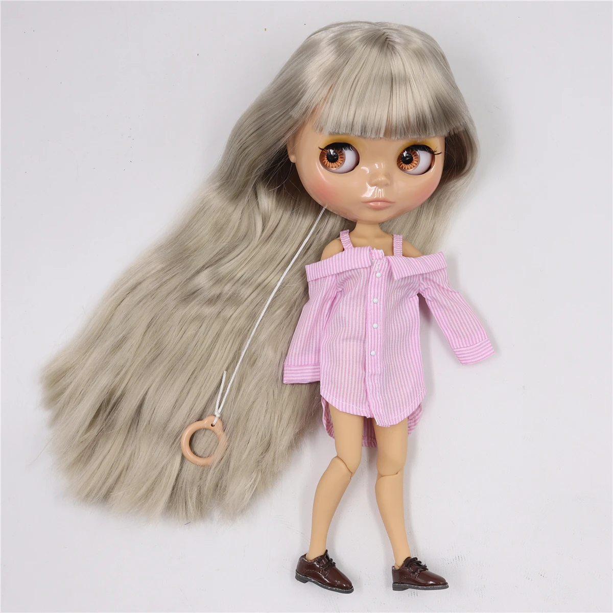 Neo Blythe Doll with Silver Hair, Tan Skin, Shiny Cute Face & Custom Jointed Body 2