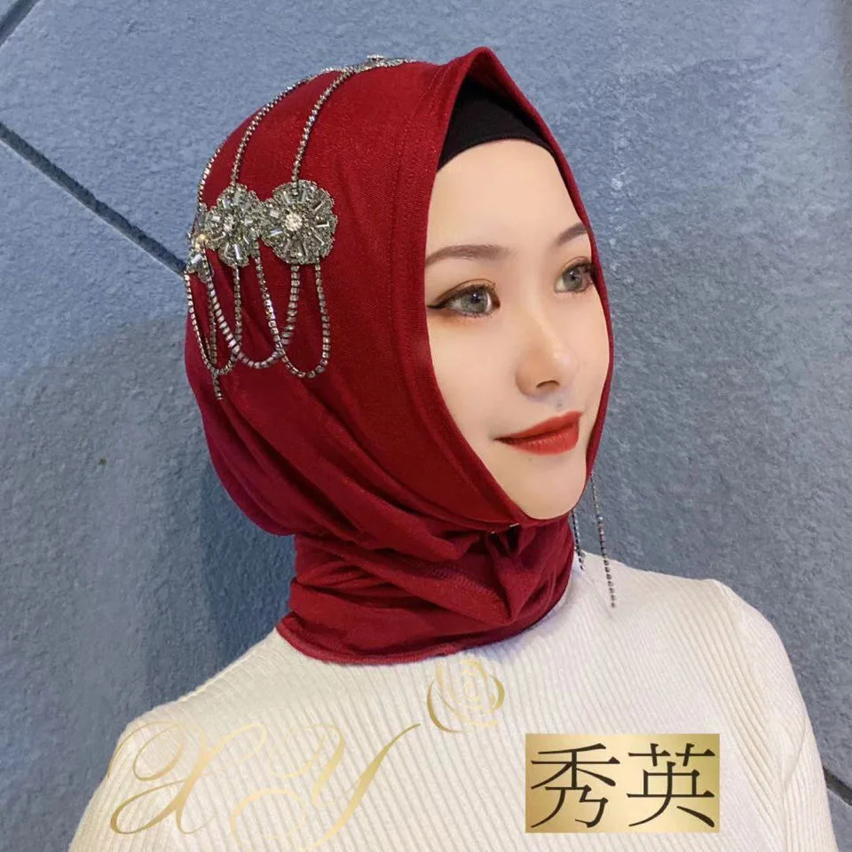 Простой стиль мусульманских женщин треугольник готов носить удобный хиджаб