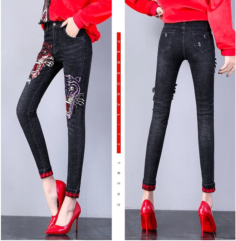 tiger Fashion Jeans Women Autumn Winter Stretch Jeans Women's Red Wing Sequined Jeans Gold Stamped Slim Plus Velvet Warm Denim Pants - Цвет: tiger