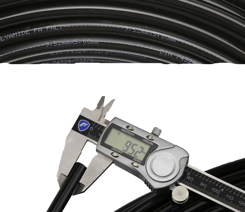 9390889045_2088371123