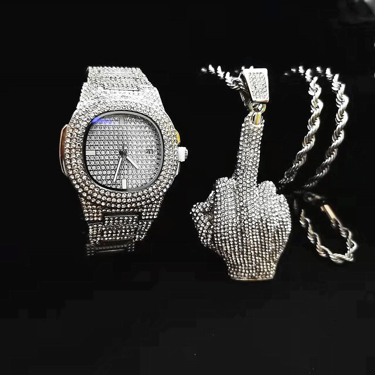 Collana ghiacciata da 2 pezzi per orologio da uomo in oro con diamanti, set di gioielli di moda con catena con ciondolo con dito medio bling hip-hop_voghion.com