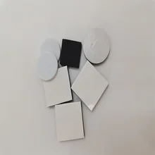 Les fabricants produisent de la mousse Eva adhésive double face noire et blanche, colle à crochet sans trace