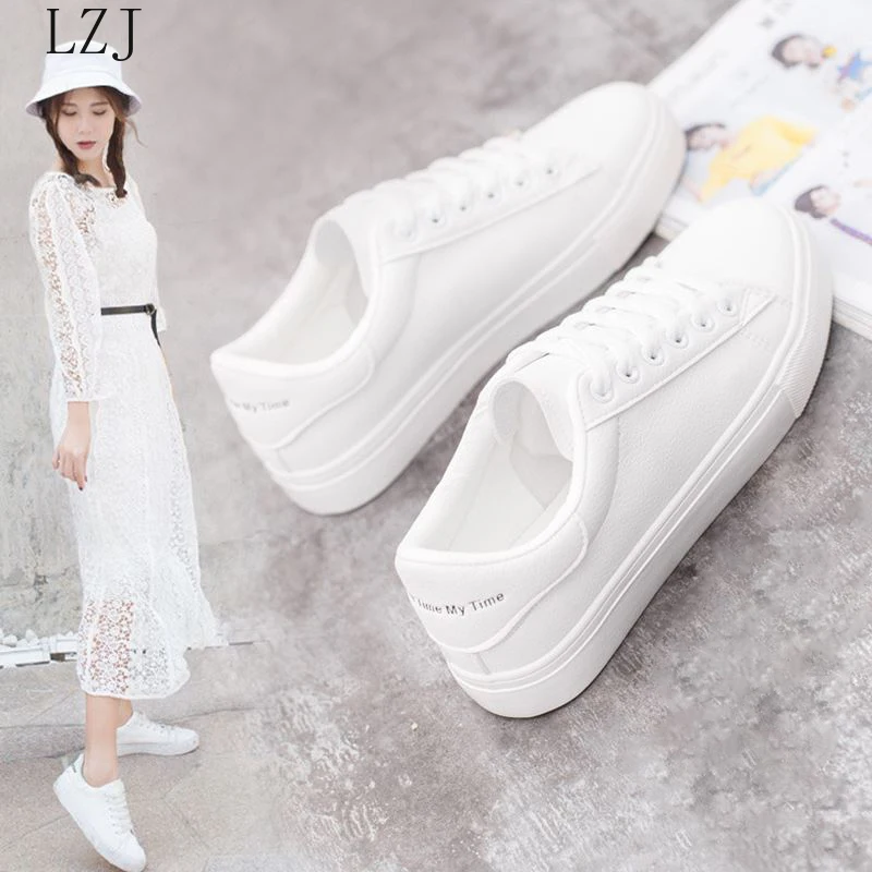 Moda novedosa primavera nuevo diseñador de Breathble vulcanizados zapatos de mujer zapatos de cuero de la Pu de Tenis femenino encaje blanco talla de zapatillas 35-42