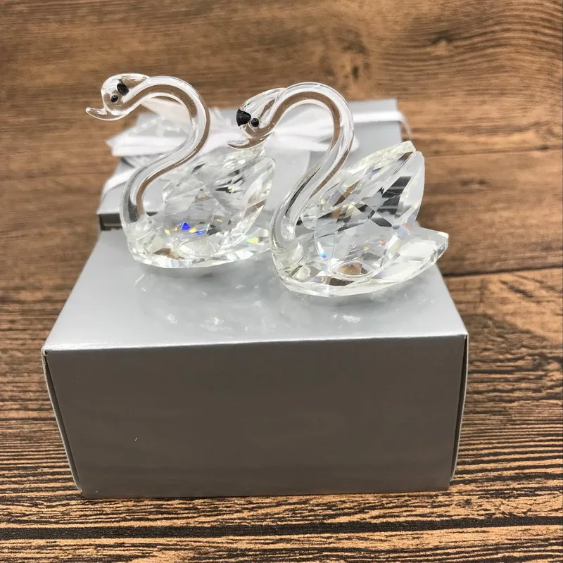 

(12pcs/Lot)FREE SHIPPING+Crystal Wedding Favors Cute Crystal Swan In Gift Box Baby Birthday Party Return Gift For Guest