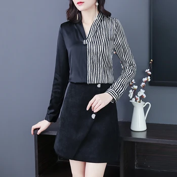 

In spring the new color matching satin shirt female black and white stripe design feeling jacket