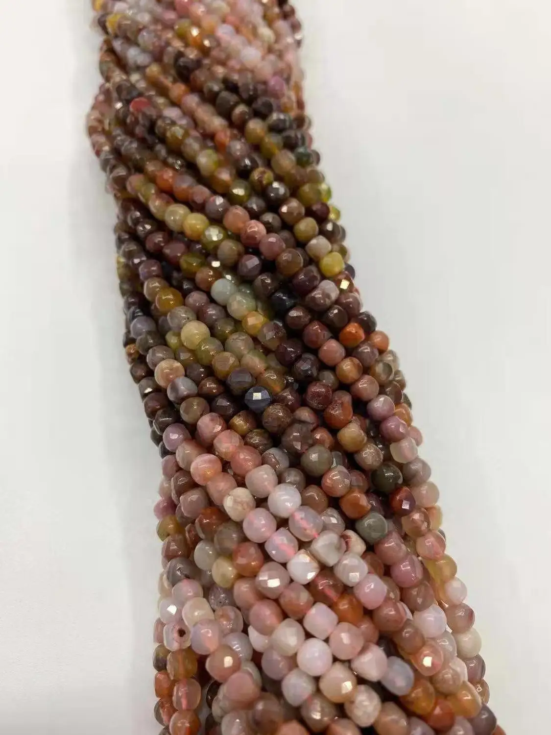 

Натуральный кристалл вишни AAAAA 4x4 мм DIY Ювелирные изделия бутик Кристалл 38 см в длину