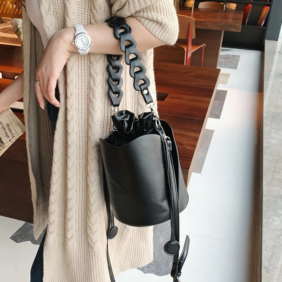 

Women's Handbag Trending Small Leather Bucket Bags Winter Designer Drawstring Shoulder Bag Casual Crossbody Hand Bags Women 2021